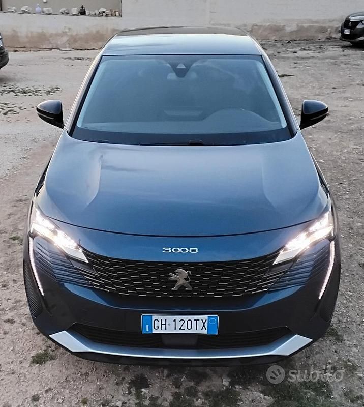 Usata Peugeot 3008 Allure 131 CV (96 kW) 2022 Verde SUV