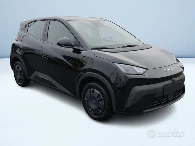 Nuova BYD Dolphin Surf Active 2026 Nero Utilitaria