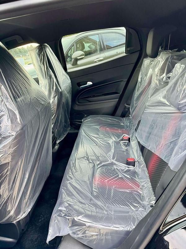 Nuova Alfa Romeo Junior Edizione Speciale 136 CV (100 kW) 2025 Nero SUV