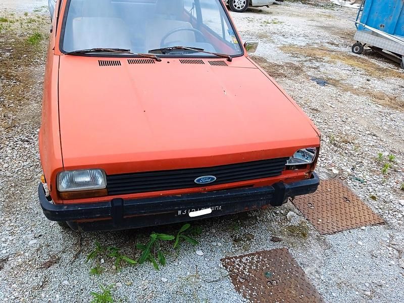 Usata Ford Fiesta 50 CV (36 kW) 1981 Rosso Berlina