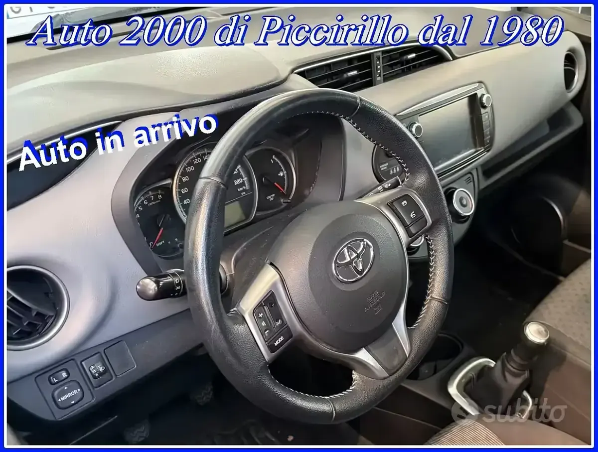 Usata Toyota Yaris 69 CV (50 kW) 2015 Grigio Utilitaria