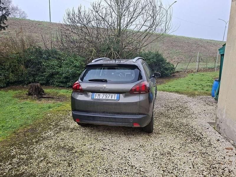 Usata Peugeot 2008 Active 99 CV (72 kW) 2018 SUV