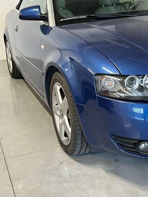 Usata Audi A4 Cabriolet 163 CV (119 kW) 2002 Blu/azzurro Cabrio