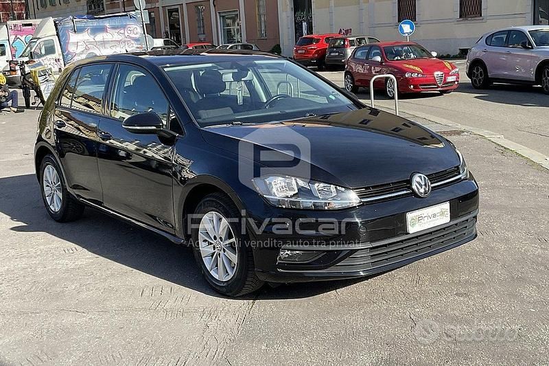 Usata VW Golf VII Trendline 110 CV (80 kW) 2018 Nero Utilitaria
