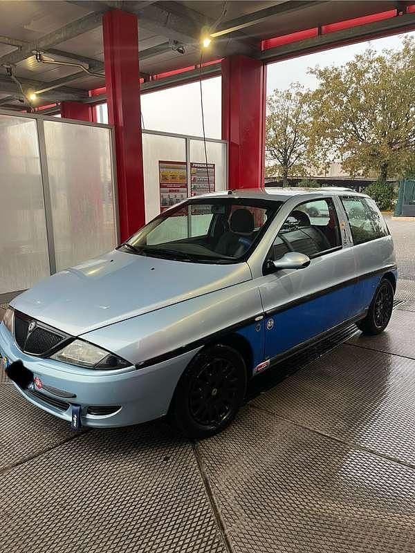 Usata Lancia Ypsilon 60 CV (44 kW) 2001 Utilitaria