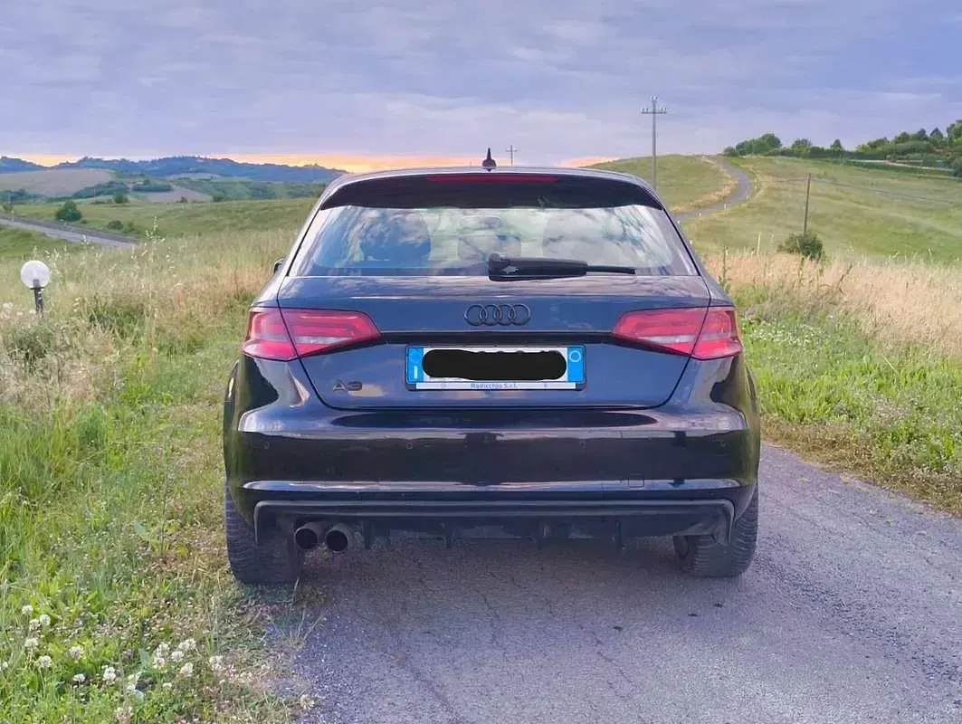 Usata Audi A3 Attraction 110 CV (80 kW) 2014 Nero Berlina