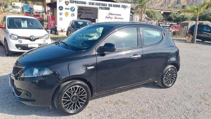 Usata Lancia Ypsilon S 69 CV (50 kW) 2021 Nero Utilitaria