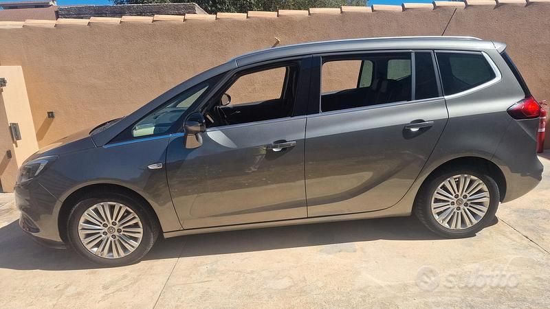 Usata Opel Zafira Life Innovation 134 CV (98 kW) 2019 Grigio Monovolume