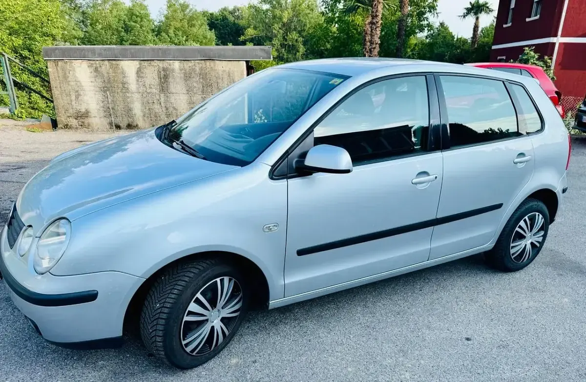 Usata VW Polo Trendline 75 CV (55 kW) 2002 Grigio Utilitaria