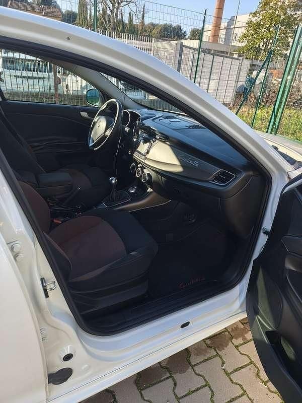 Usata Alfa Romeo Giulietta Business 105 CV (77 kW) 2014 Utilitaria
