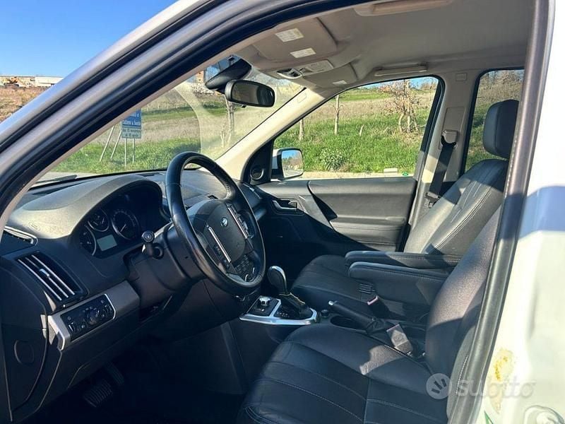 Usata Land Rover Freelander 2 HSE 190 CV (139 kW) 2011 Bianco SUV