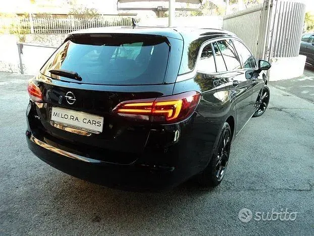 Usata Opel Astra 122 CV (89 kW) 2020 Nero Station wagon