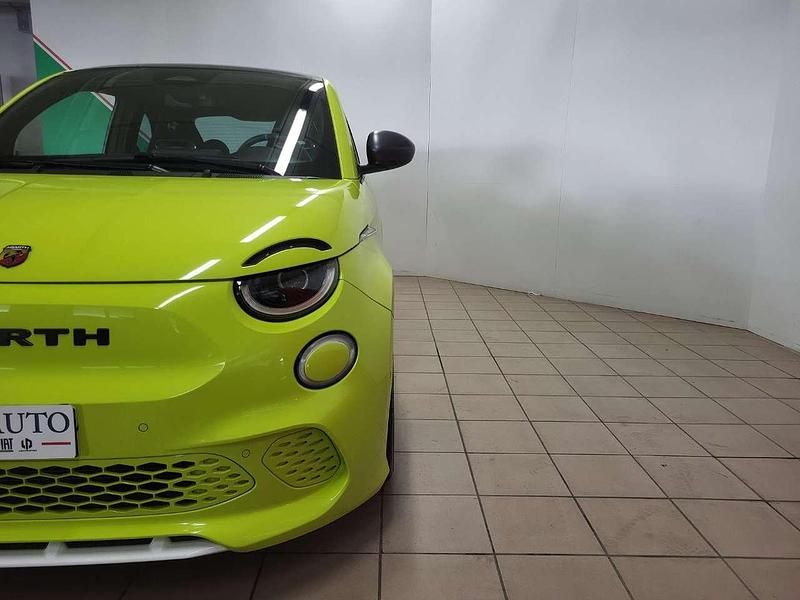Usata Abarth 500e Scorpionissima 47 kW (64 CV) 2023 Verde Utilitaria