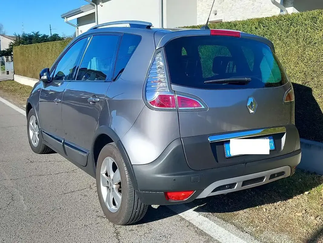 Usata Renault Scenic E-Tech 131 CV (96 kW) 2014 Argento Monovolume