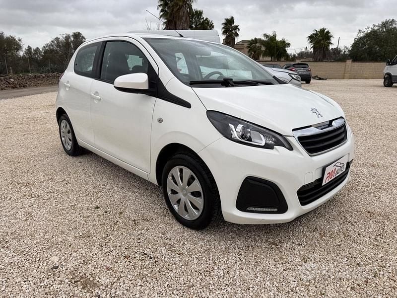Usata Peugeot 108 Allure 69 CV (50 kW) 2014 Bianco Utilitaria