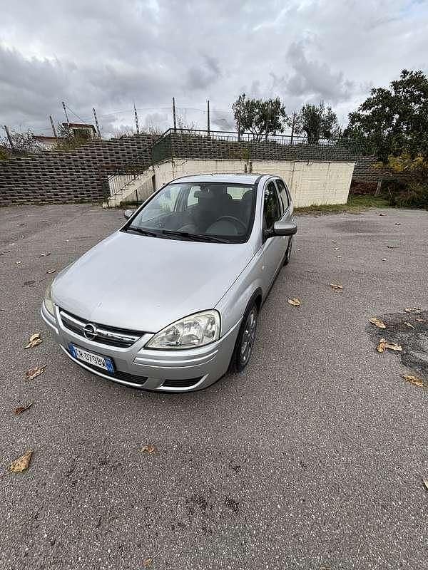 Usata Opel Corsa 75 CV (55 kW) 2004 Berlina
