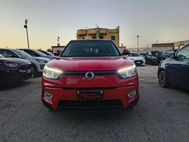 Rosso Usata 2016 Ssangyong (KGM) Tivoli SUV | 8990 € (Buon prezzo) - Immagine 1/4