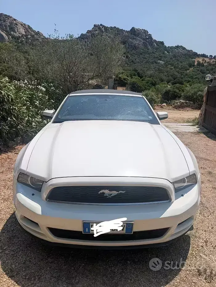 Usata Ford Mustang 310 CV (228 kW) 2013 Bianco Cabrio