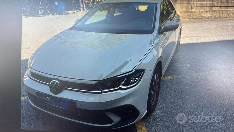 Usata 2023 VW Polo Tre volumi | 18.500 € (Buon prezzo) - Immagine 1/4