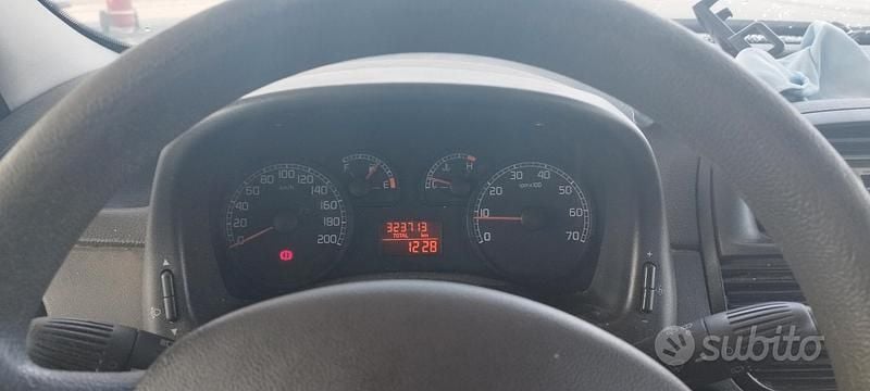 Usata 2007 Fiat Punto Tre volumi | 1000 € (Ottimo prezzo) - Immagine 1/4