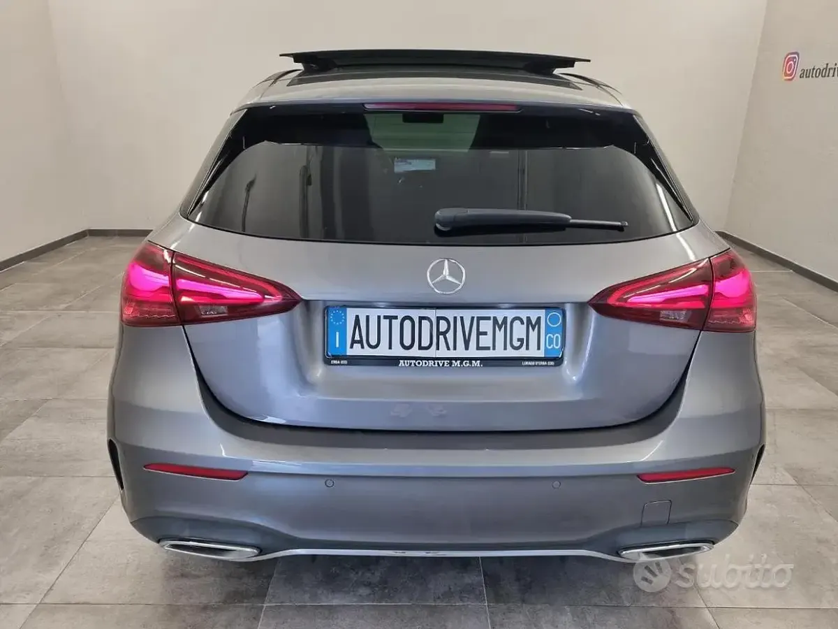 Usata Mercedes A180 AMG Line Premium 136 CV (100 kW) 2023 Grigio Berlina