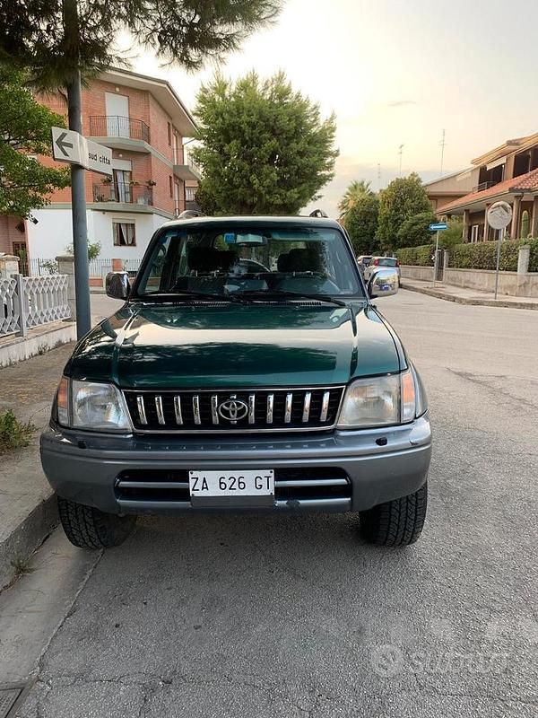 Verde Usata 1996 Toyota Land Cruiser SUV | 12.000 € - Immagine 1/4