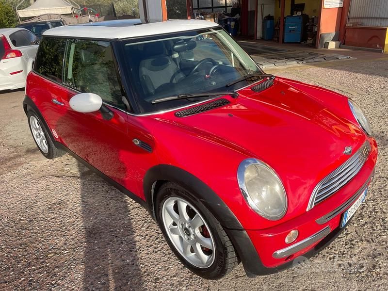 Usata Mini Cooper 116 CV (85 kW) 2002 Rosso Utilitaria