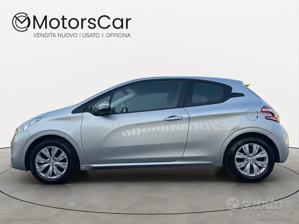 Usata Peugeot 208 Active 68 CV (50 kW) 2013 Grigio Utilitaria