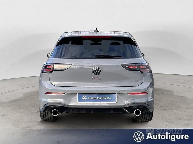 Usata VW Golf VIII GTI 265 CV (194 kW) 2024 Grigio Berlina