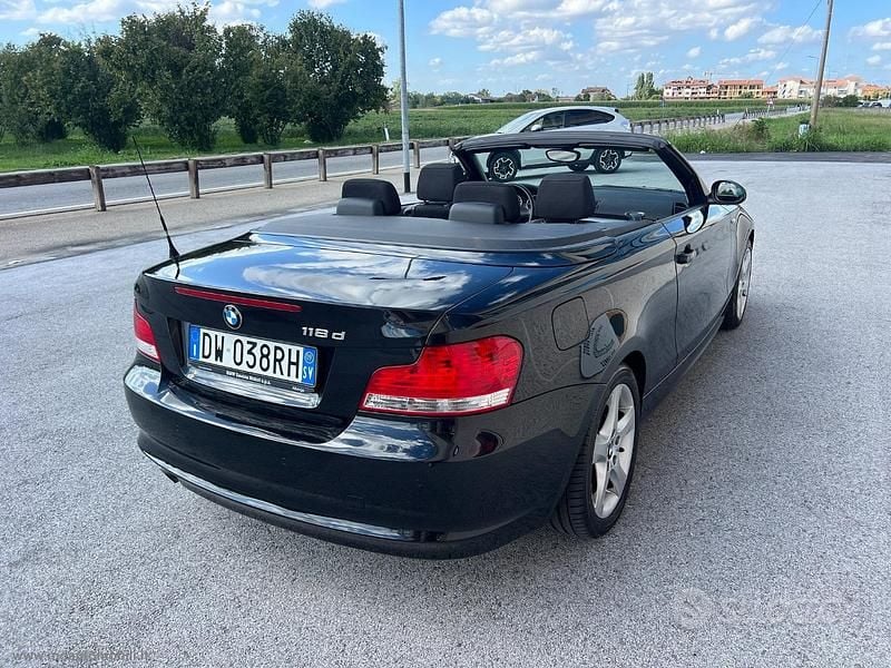 Usata BMW 118 Cabriolet 143 CV (105 kW) 2009 Nero Cabrio