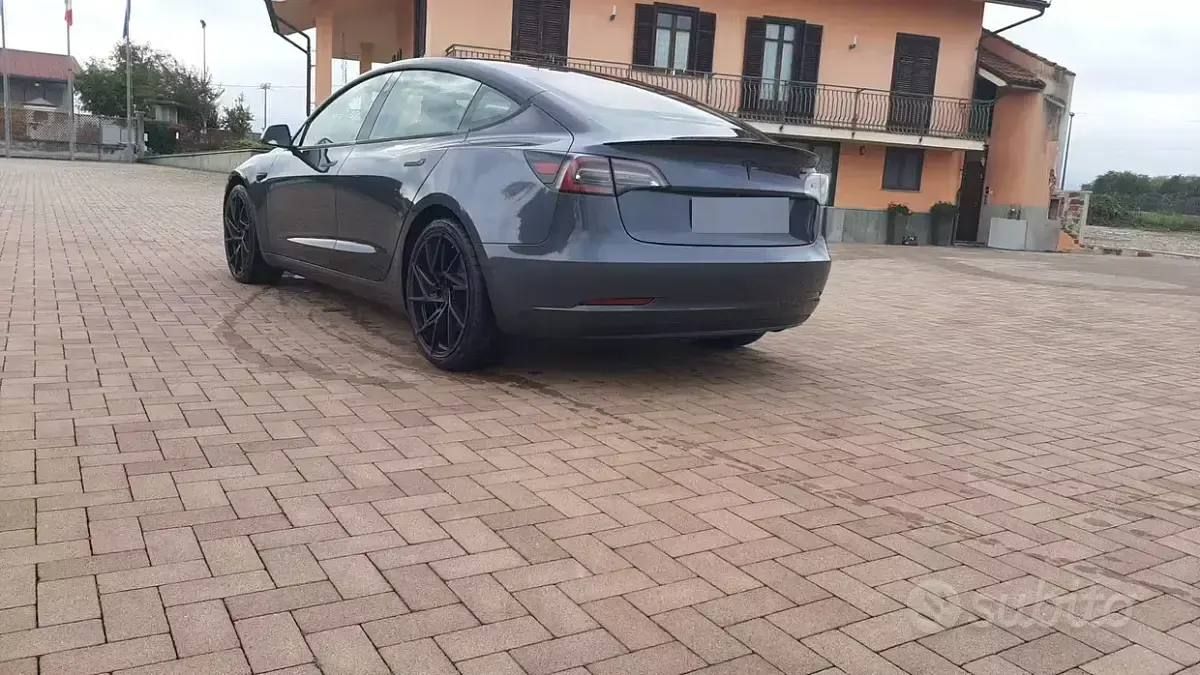 Usata Tesla Model 3 Performance 155 kW (211 CV) 2019 Grigio Berlina