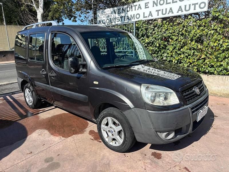 Usata Fiat Doblò Active 103 CV (75 kW) 2008 Grigio Monovolume