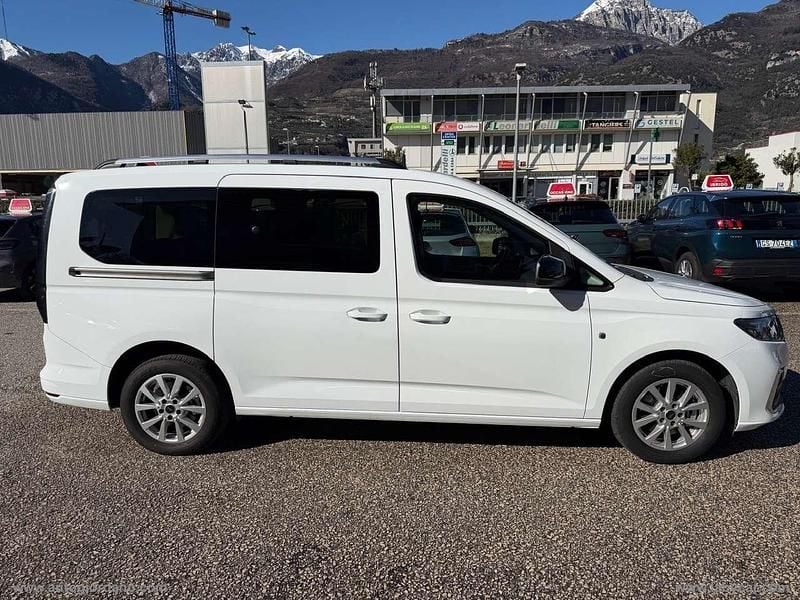Occasion Ford Tourneo 122 ch (89 kW) 2023 Blanc Monospace