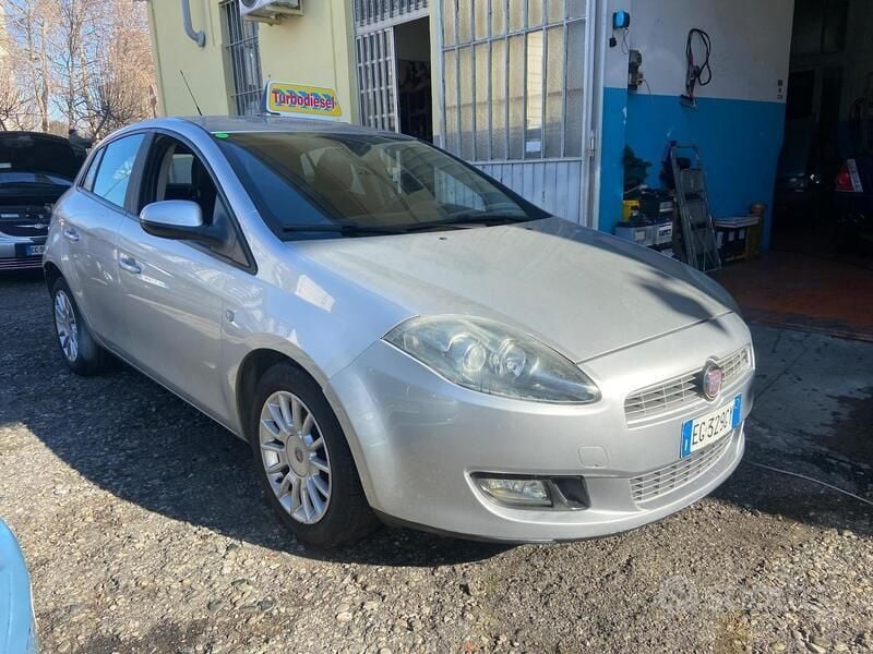 Usata Fiat Bravo Dynamic 120 CV (88 kW) 2011 Grigio Utilitaria