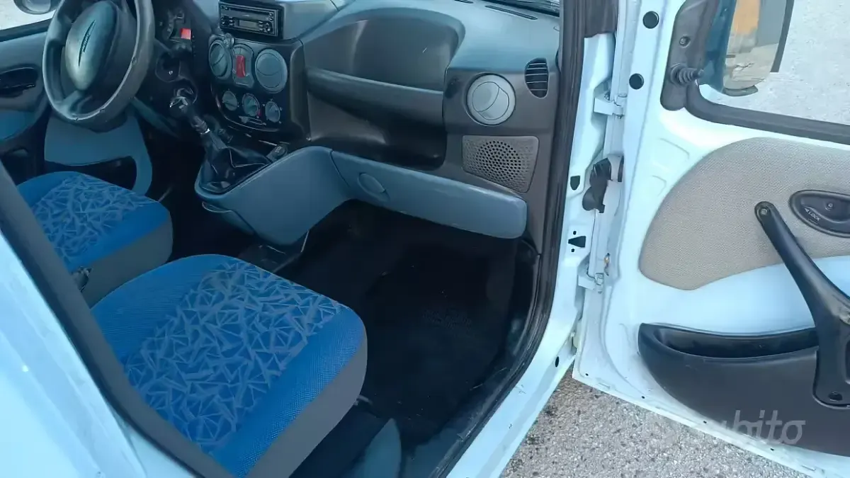 Usata Fiat Doblò 105 CV (77 kW) 2004 Blu Monovolume