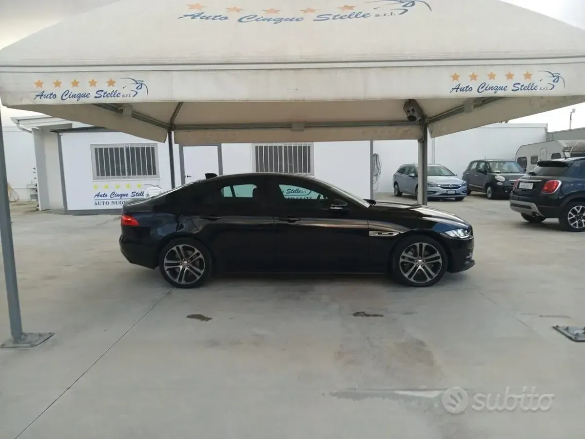 Usata Jaguar XE R 180 CV (132 kW) 2017 Nero Berlina