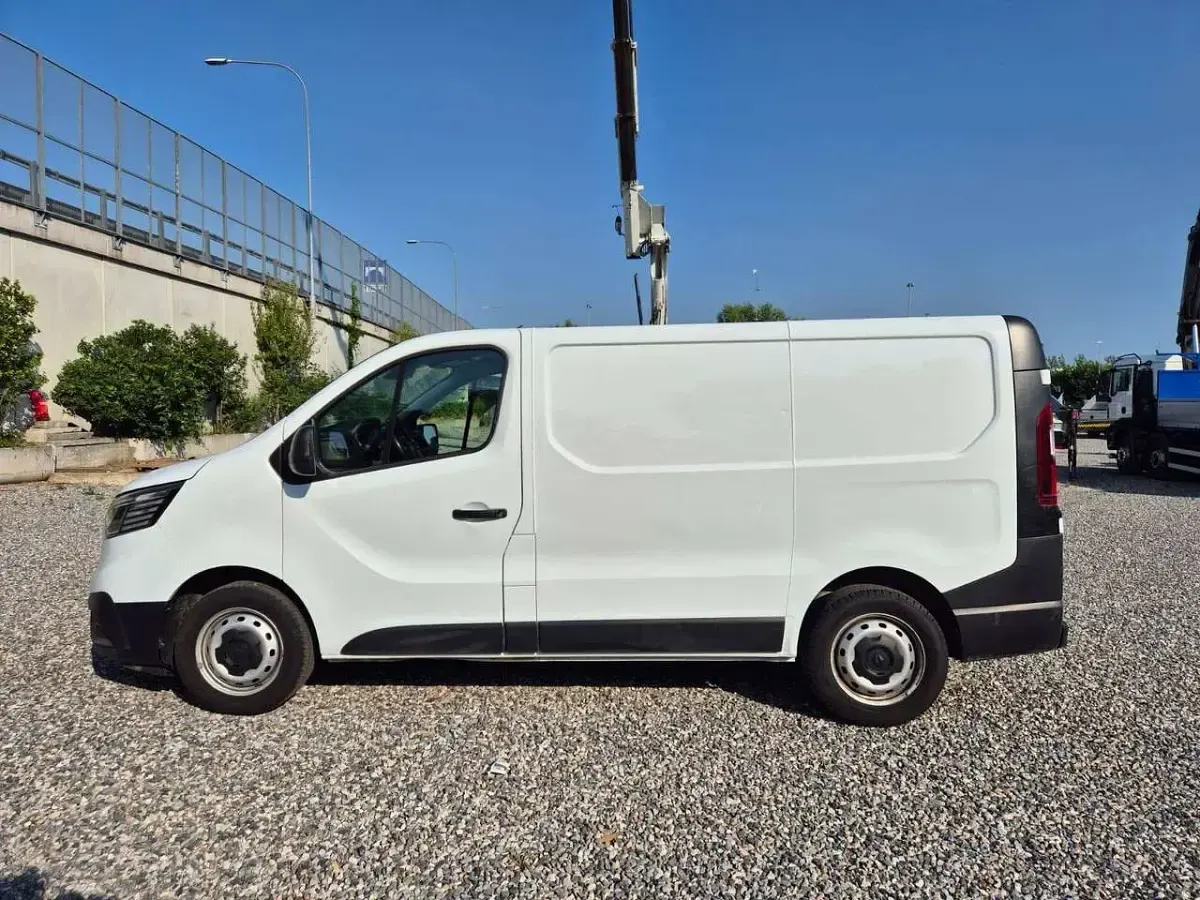 Usata Renault Trafic 110 CV (80 kW) 2022 Bianco Monovolume