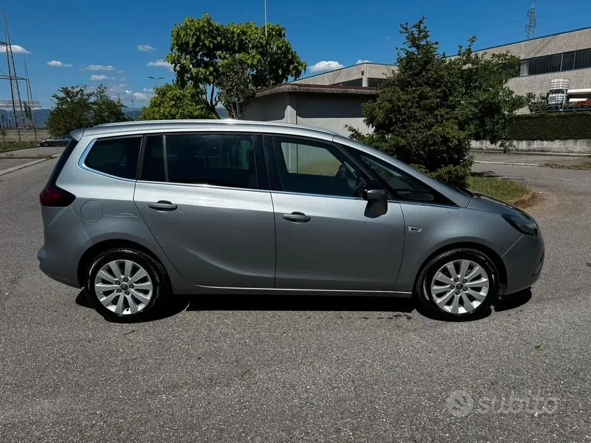 Usata Opel Zafira Tourer Cosmo 150 CV (110 kW) 2013 Grigio Monovolume