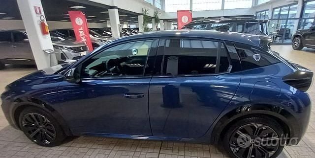 Usata Lancia Ypsilon 61 kW (84 CV) 2024 Blu Utilitaria