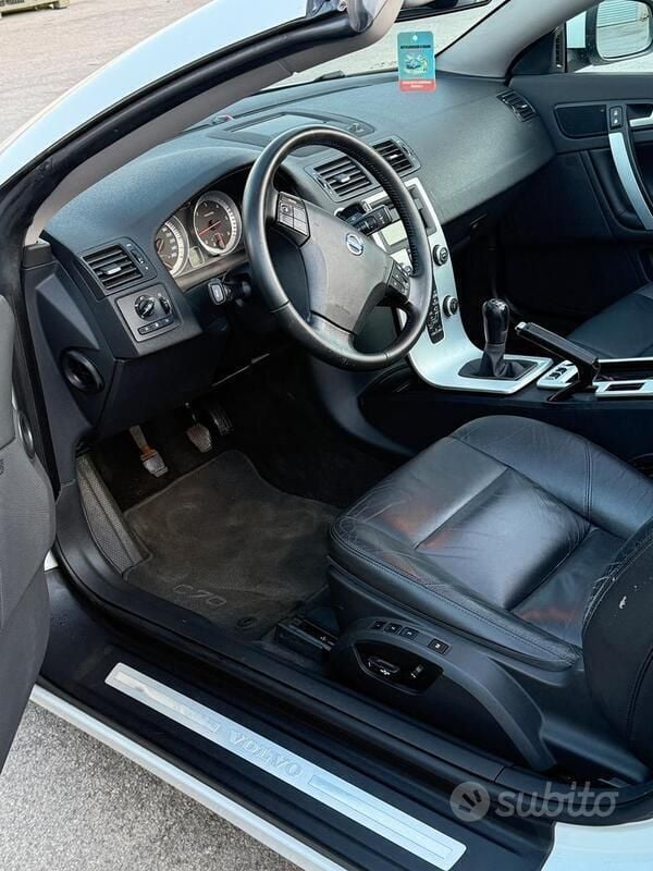 Usata Volvo C70 150 CV (110 kW) 2011 Bianco Cabrio