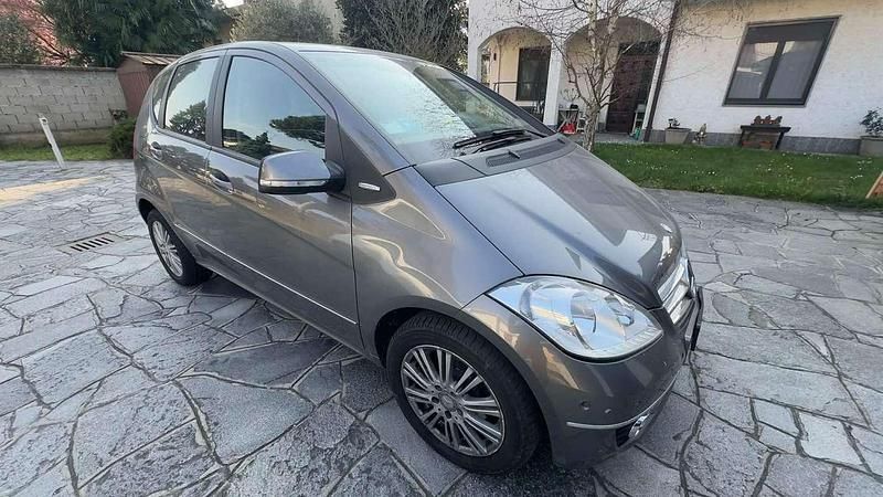 Usata Mercedes A150 Elegance 95 CV (69 kW) 2009 Grigio Monovolume