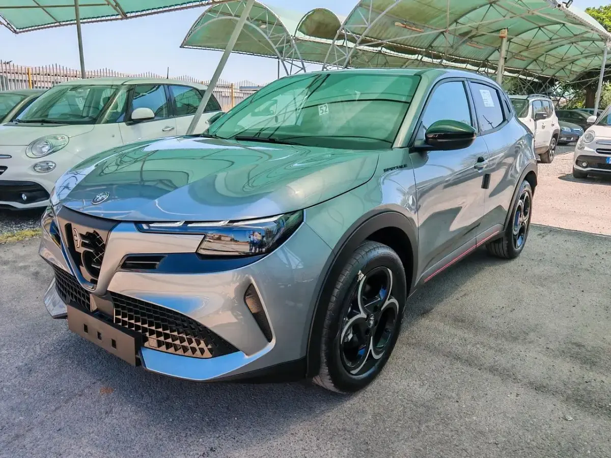 Nuova Alfa Romeo GT Junior Edizione Speciale 135 CV (99 kW) 2025 Grigio SUV