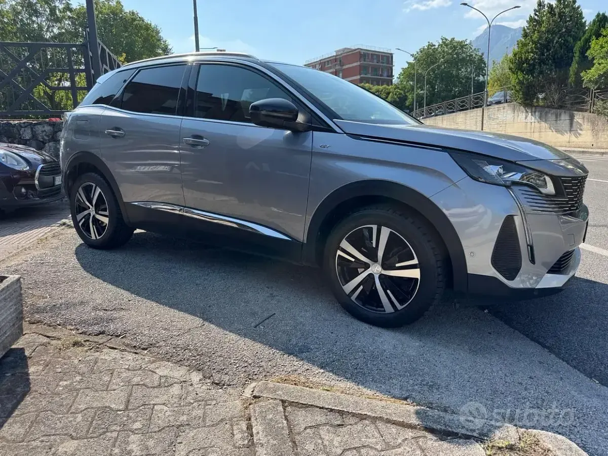 Usata Peugeot 3008 GT 131 CV (96 kW) 2022 Argento SUV