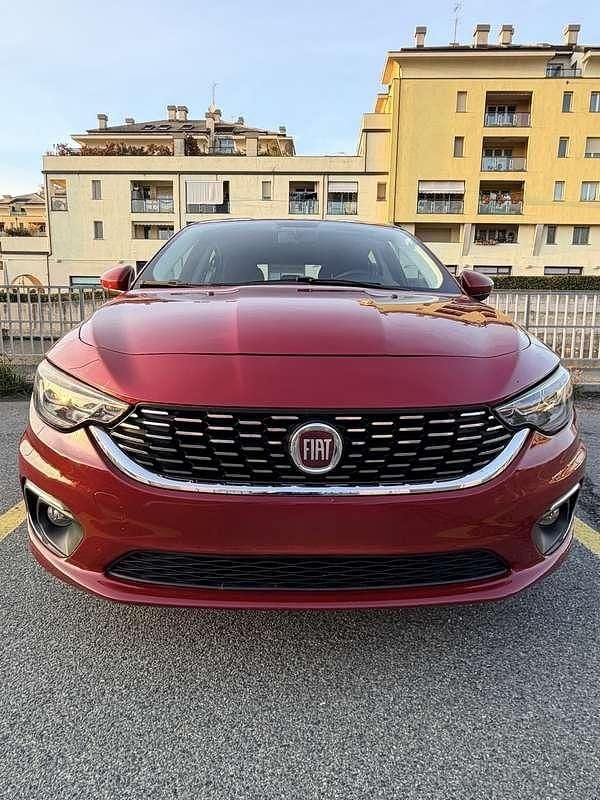 Usata Fiat Tipo Lounge 120 CV (88 kW) 2018 Rosso Berlina