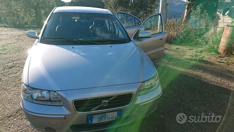 Usata Volvo S60 Momentum 163 CV (119 kW) 2005 Grigio Berlina