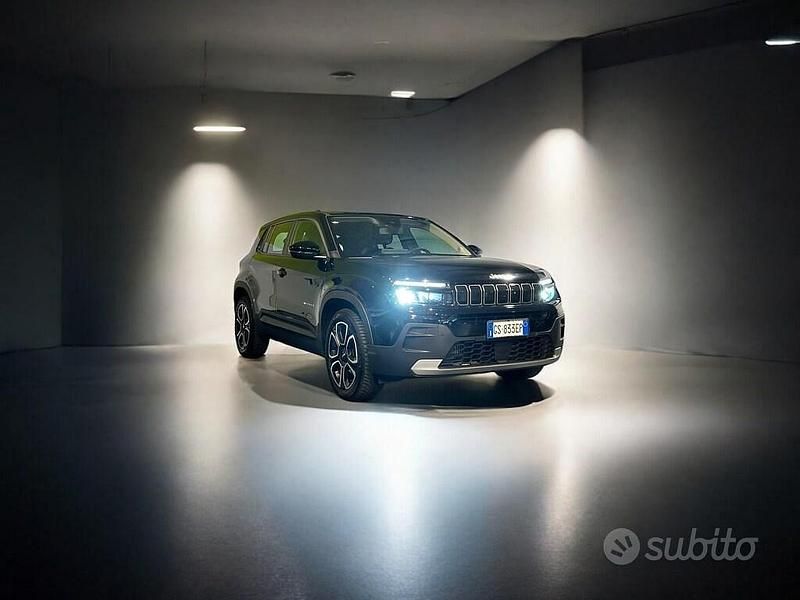 Grigio Usata 2023 Jeep Avenger Altitude SUV | 21.900 € (Buon prezzo) - Immagine 1/4