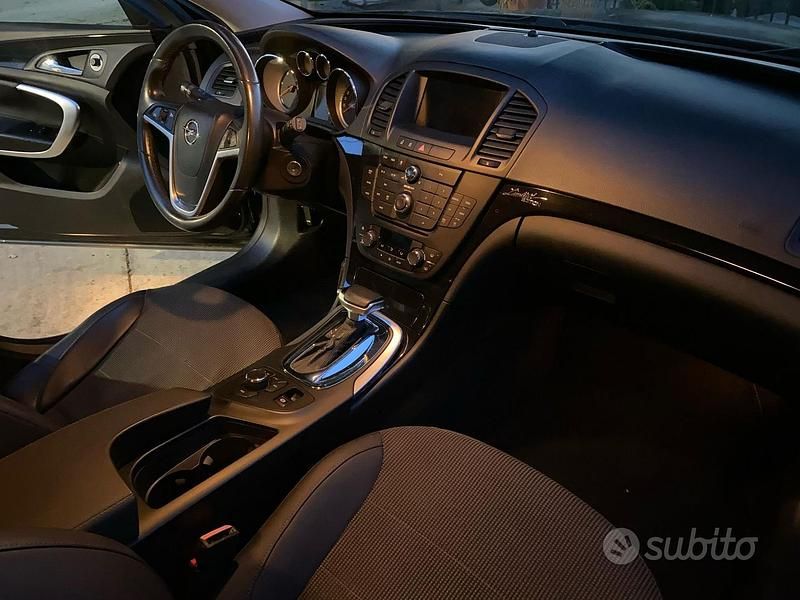 Usata Opel Insignia Cosmo 160 CV (117 kW) 2012 Nero Station wagon