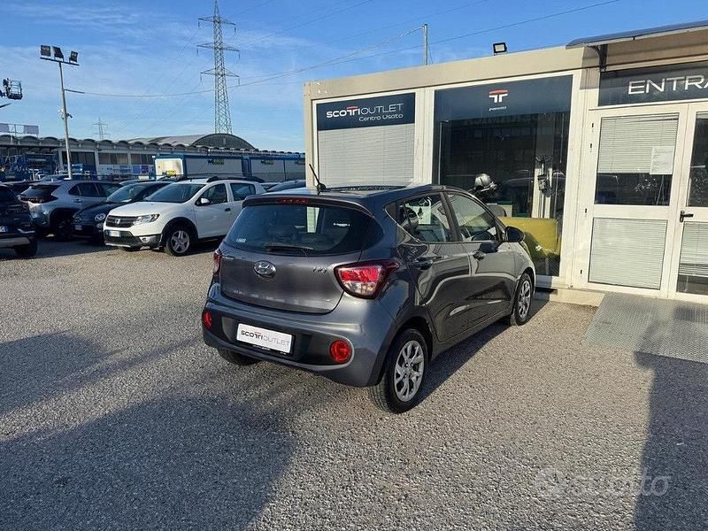 Usata Hyundai i10 Comfort 69 CV (50 kW) 2018 Grigio Utilitaria