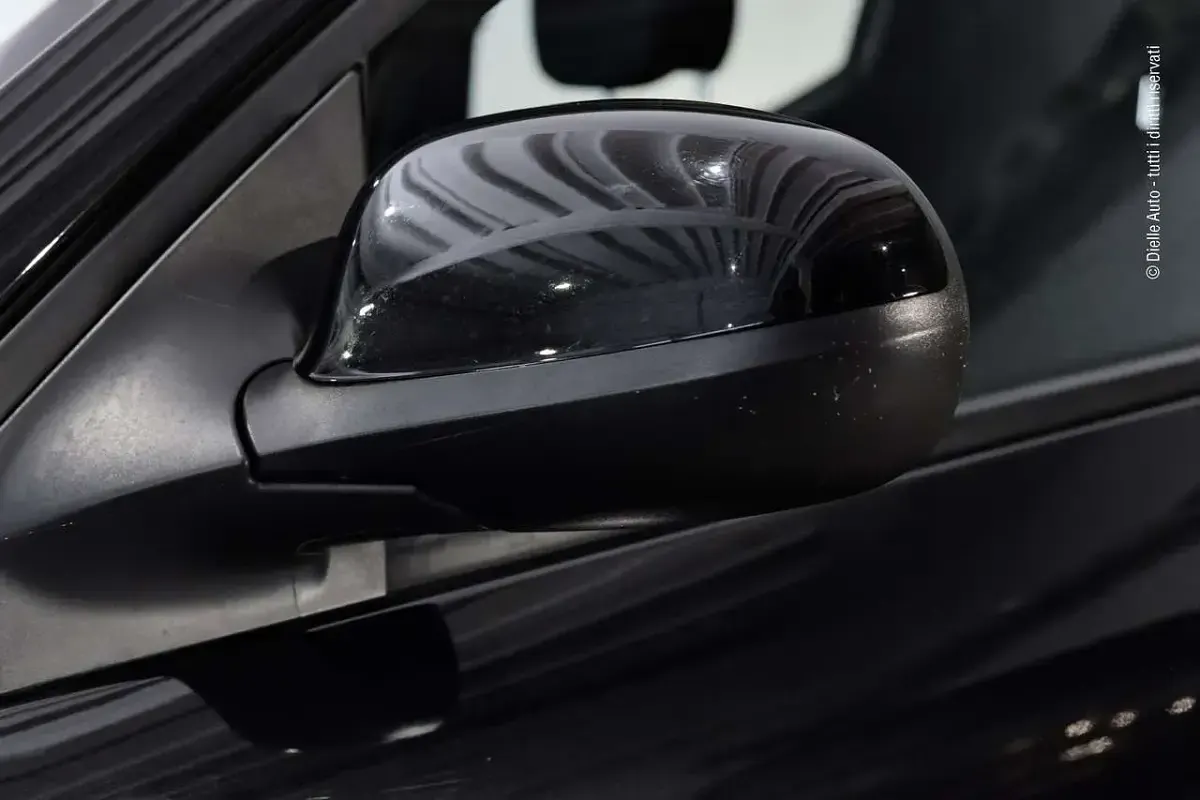 Usata Lancia Ypsilon Silver 70 CV (51 kW) 2023 Nero vulcano Utilitaria
