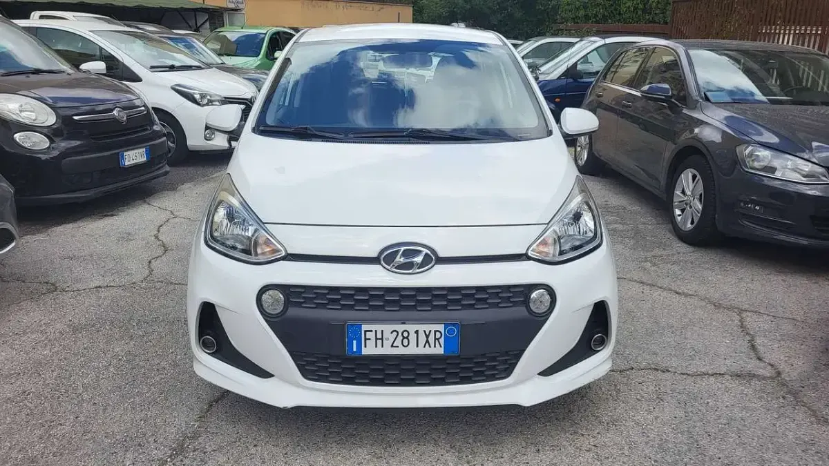 Usata Hyundai i10 Comfort 67 CV (49 kW) 2017 Bianco Utilitaria